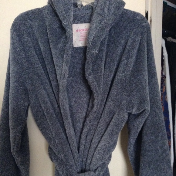 Xhilaration Gray Plush Robe with Shawl Collar - Picture 4 of 7